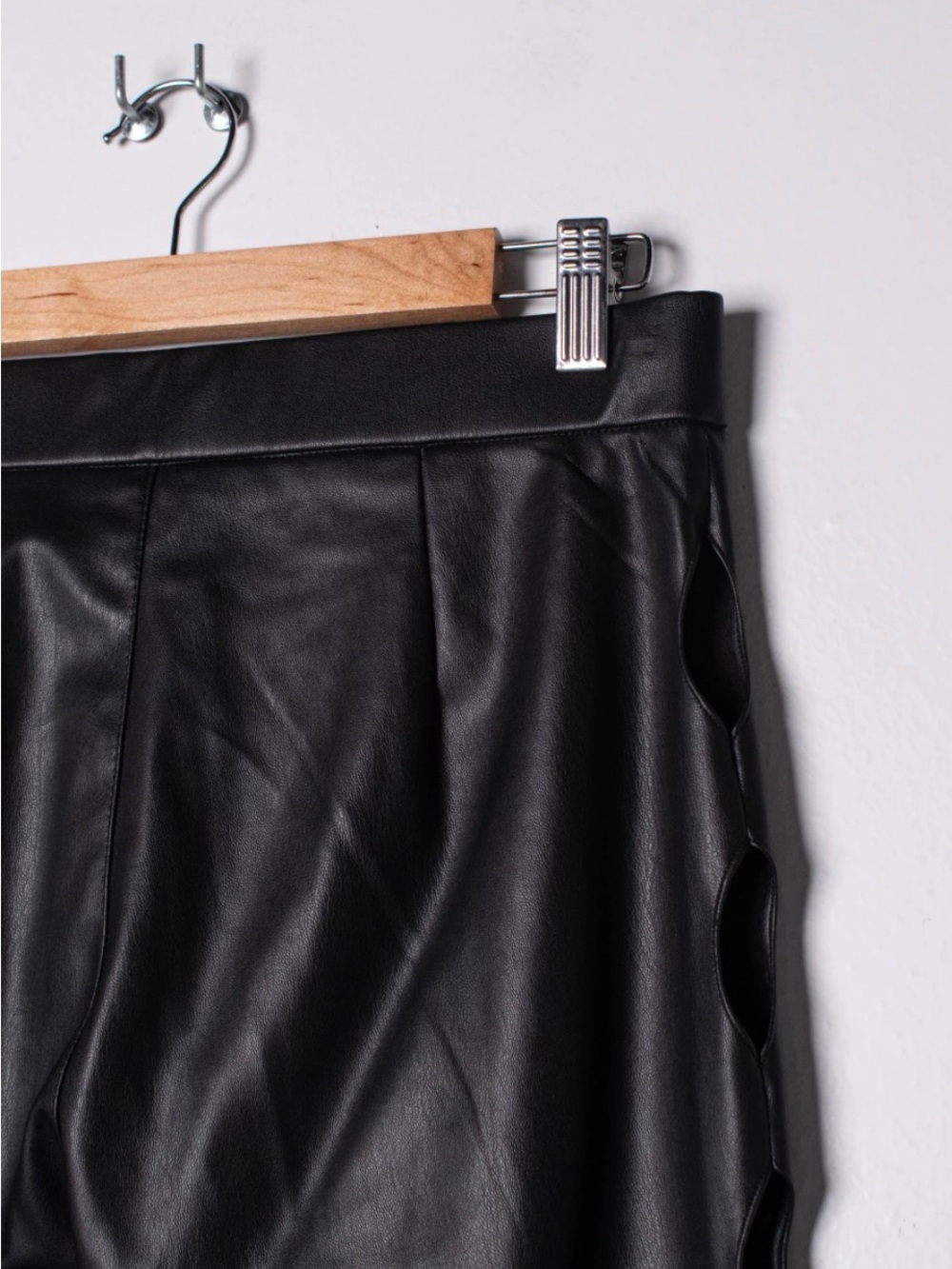 Pants Subcategory Identification - Picture 4 of 6